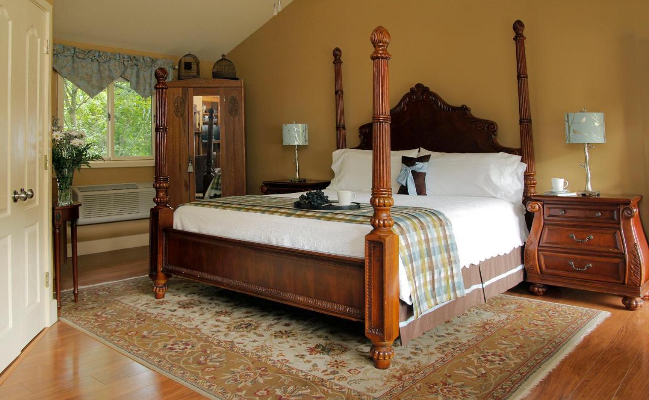 Heartstone Inn Юрека Спрингс Екстериор снимка
