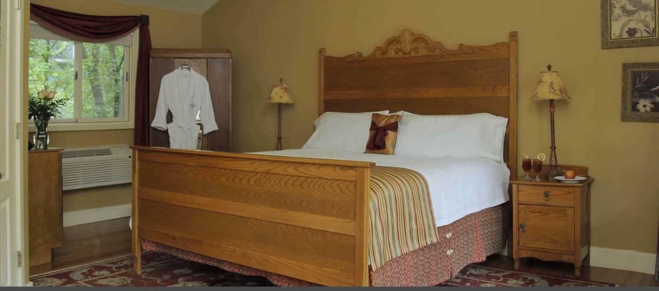 Heartstone Inn Юрека Спрингс Екстериор снимка